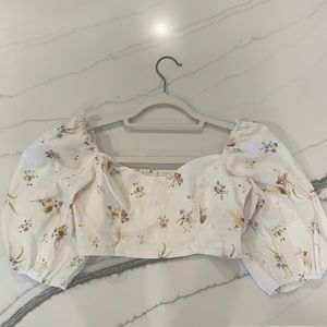 H&M Crop heart neck line puff sleeve floral shirt